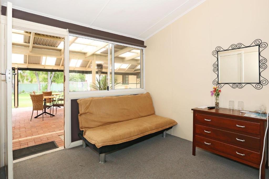 Busselton Guest House Экстерьер фото