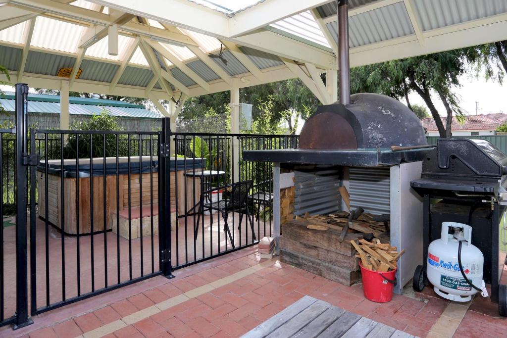 Busselton Guest House Экстерьер фото