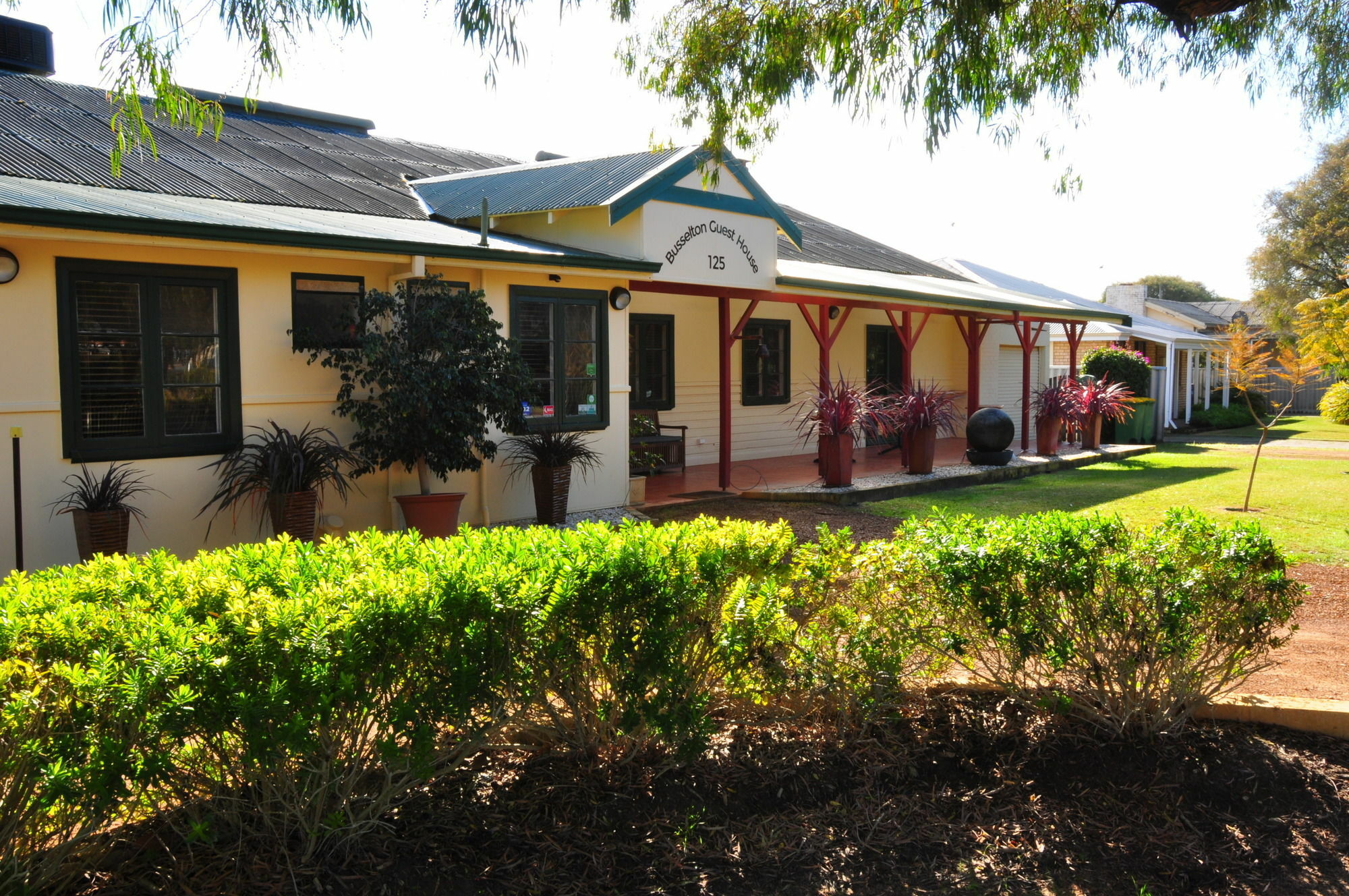 Busselton Guest House Экстерьер фото